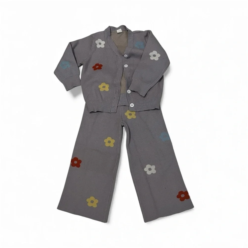 SHEIN Kids Gray Set with Colorful Floral Design